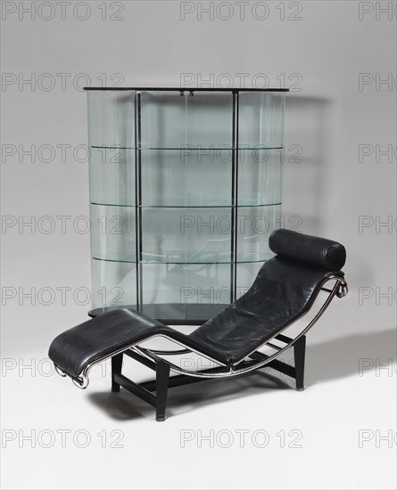 Chaise longue récente, d'après le modèle LC4 de 1929 de Charlotte Perriand et Le Corbusier