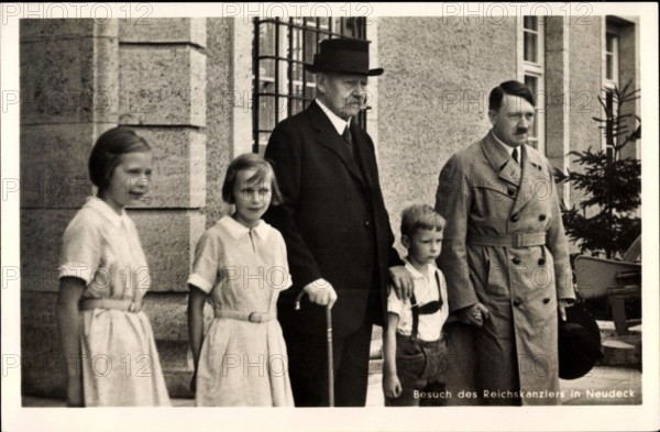 Reichskanzler Adolf Hitler auf Gut Neudeck, Reichspräsident Hindenburg, Hindenburgs Enkelkinder *** Reich Chancellor Ado
