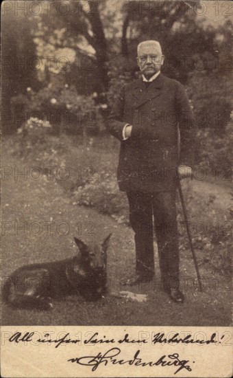 Generalfeldmarschall Paul von Hindenburg Ostern 1925 Schäferhund AUFNAHMEDATUM GESCHÄTZT