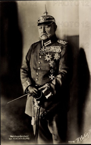 Generalfeldmarschall und Reichspräsident Paul von Hindenburg Uniform AUFNAHMEDATUM GESCHÄTZT