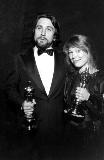 Robert Deniro And Sissy Spacek at the 53rd Academy Awards on March 31, 1981, at the Dorothy Chandler Pavilion in Los Ang
