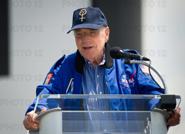 RECORD DATE NOT STATED NASA Mercury Astronaut Scott Carpenter speaks during an unveiling ceremony of two USPS stamps th