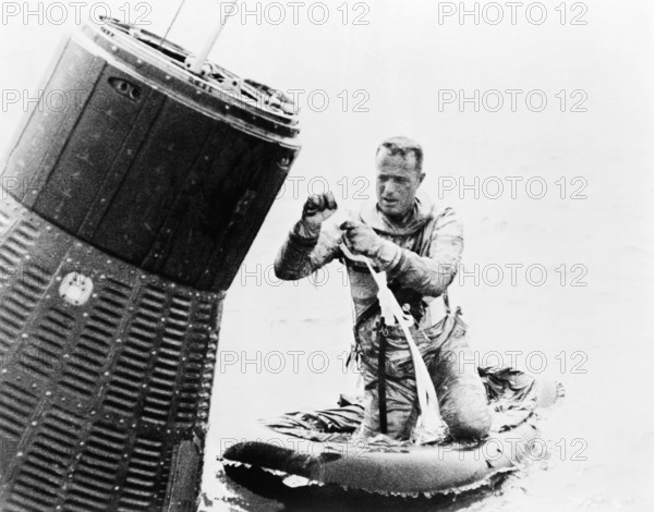 S62-02852 (1962) --- Astronaut M. Scott Carpenter, prime pilot for the Mercury-Atlas 7 (MA-7) mission, goes through a wa