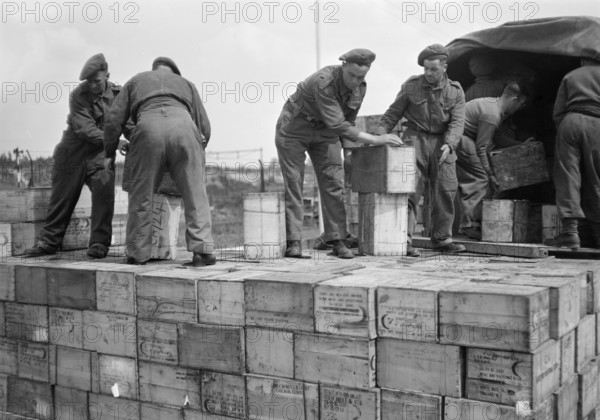 Anefo photo collection. Food provision: Wageningen. Food transports from Wageningen to West Netherlands briefly before t