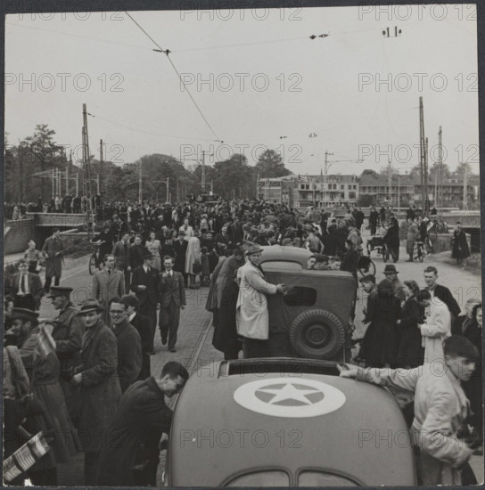 Anefo photo collection. Food provision: Wageningen. On May 7, 1945, the 49th West Riding Infantry Division of Lunteren t
