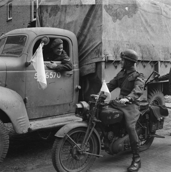 Anefo photo collection. Food provision: Wageningen. Food transports from Wageningen via Rhenen to West Netherlands brief