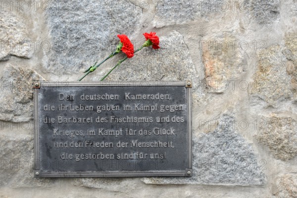 Gedenkfeier 2014 im Konzentrationslager Mauthausen Dieses Bild zeigt eine Mahntafel für die deutsche