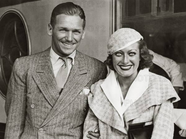 Douglas Fairbanks Jr. with his wife Joan Crawford, circa 1930. PUBLICATIONxINxGERxSUIxAUTxONLY Copyright: xHAx 30928_26
