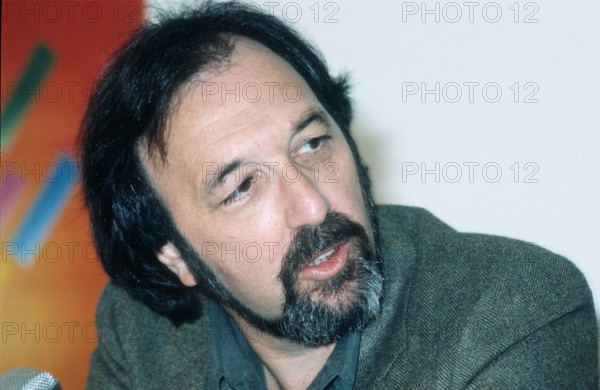 Bildnummer: 56699222 Datum: 01.02.1988 Copyright: imago/teutopress
James L. Brooks (Regisseur) 02/88 - James L. Brooks während der Berliner Filmfestspiele im Februar 1988 Berlin Festspiele Film Kino Fest Berliner Pressekonferenz Pressegespräch Presse Vorstellung Broadcast News director writer american producer Mann US Amerikaner amerikanischer amerikanisch Regisseur Regie Produzent Filmproduzent Drehbuchautor dunkelhaarig kurzhaarig Bart bärtig quer Portrait sprechend neutral People x0x xkg 1988 quer
56699222 Date 01 02 1988 Copyright Imago teutopress James l Brooks Director 02 88 James l Brooks during the Berlin Film Festival in February 1988 Berlin Festival Film Cinema close Berlin Press conference Press interview Press presentation Broadcast News Director Writer American Producer Man U.S. Americans American American Director Director Producer Film producer Scriptwriter dark haired short Beard bearded horizontal Portrait Spoken neutral Celebrities x0x xkg 1988 horizontal
