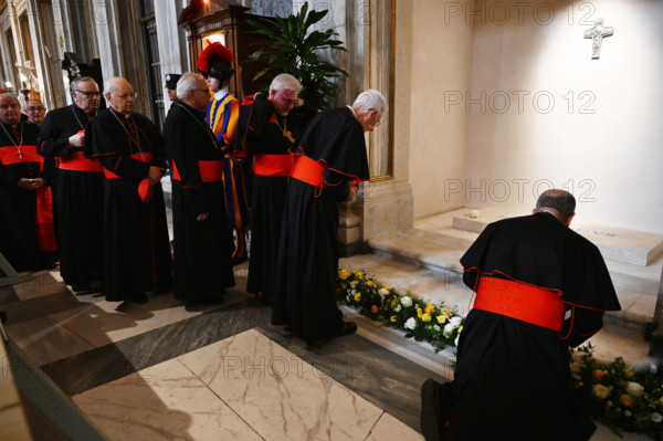 ITALY - VESPERS SERVICE INSIDE ST MARY MAJOR BASLICA IN ROME - 2025/4/27