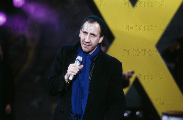 PETE TOWNSHEND Pete Townshend, britischer Musiker, Gitarrist und Leadsänger der Rockband The Who, hier bei einem TV Solo