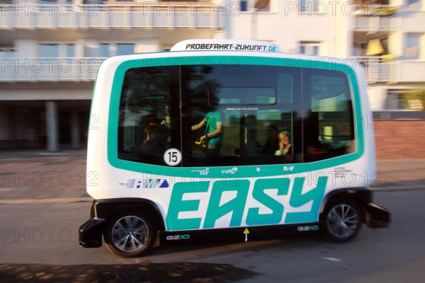 Unter dem Projekt EASY (Electric Autonomous Shuttle for You) der VGF Verkehrsgesellschaft Frankfurt, des RMV Rhein Main