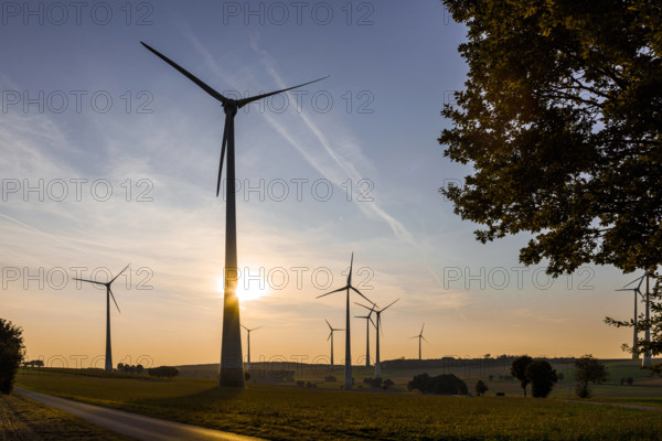 Windkraftanlagen bei Lichtenau (Westfalen) *** Wind turbines near Lichtenau Westphalia