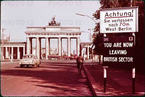 Berliner Mauer GER, 20220101, Aufnahme ca 1960, Brandenburger Tor *** Berlin Wall GER, 20220101, photo ca 1960, Brandenb