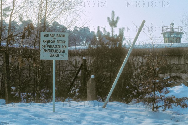 16.01.1976, Berlin, Bundesrepublik Deutschland - Sektorengrenze in Berlin Neukoelln. (QF, Berlin Neukölln, europäisch,