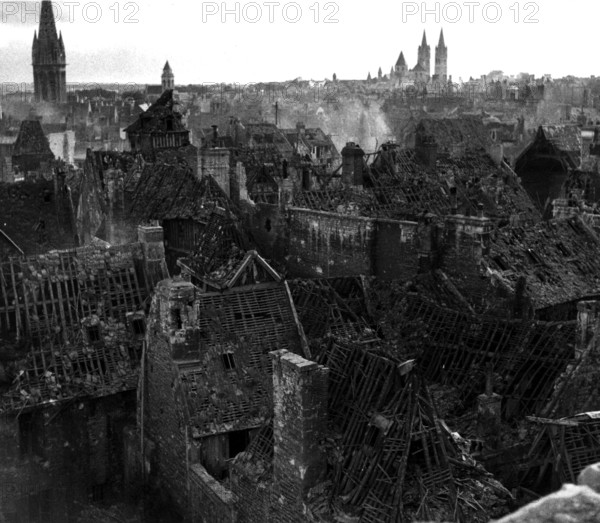 Bildnummer: 55838599 Datum: 09.06.1944 Copyright: imago/United Archives
WW2: General view of Caen after its occupation by British troops, 9th July 1944. Mono Print !AUFNAHMEDATUM GESCHÄTZT! kbdig 2011 quadrat WW2 WWII World War Two 174/13352 B6753 France & French D Day o0 Zweiter Weltkrieg, Krieg, 2.
55838599 Date 09 06 1944 Copyright Imago United Archives WW2 General View of Caen After its OCCUPATION by British Troops 9th July 1944 Mono Print date estimated Kbdig 2011 Square WW2 WWII World was Two 174 B6753 France & French D Day o0 Second World War II War 2