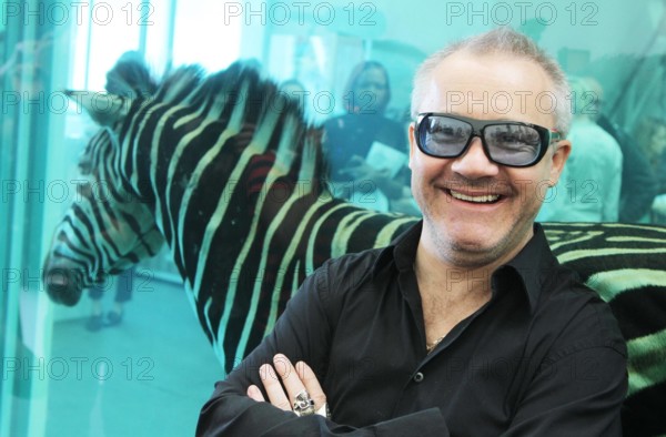 77/ Kultur: Damien Hirst, Have You Ever Really Looked at the Sun? , in der Berliner Galerie Haunch of Venison, Kultur, K