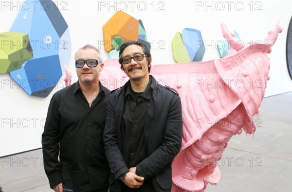 77/ Kultur: Damien Hirst & Michael Joo, Have You Ever Really Looked at the Sun? , in der Berliner Galerie Haunch of Veni