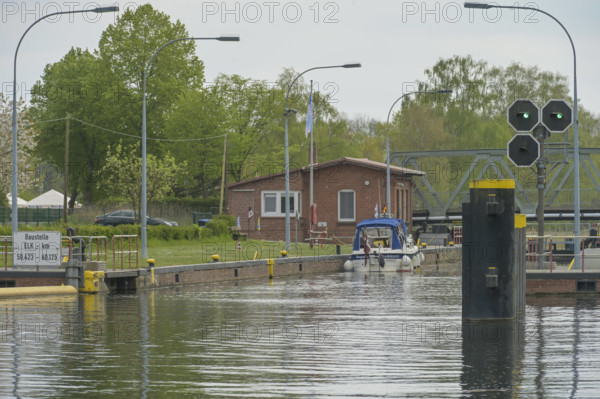 Schleuse Witzeeze, Elbe-Lübeck-Kanal, Schleswig-Holstein, Deutschland *** Witzeeze Lock, Elbe Lübeck Canal, Schleswig Ho