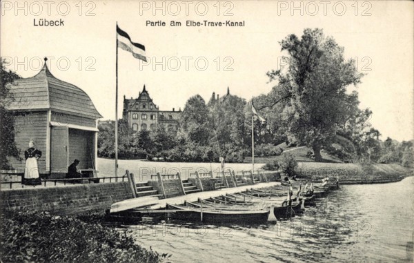 Lübeck, Partie am Elbe Trave Kanal, Einwohner, Ruderboote !AUFNAHMEDATUM GESCHÄTZT!