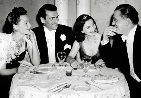 Olivia de Havilland Laurence Olivier Vivien Leigh and Producer David Selznick 1939 Cinema Publis