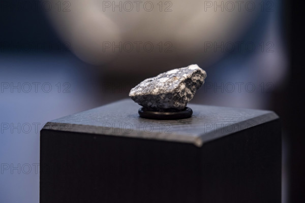 Meteoriten aus Brandenburg in einer Vitrine im Naturkundemuseum in Berlin am 12. März 2024. Meteoriten aus Brandenburg i