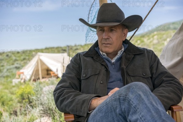 Yellowstone (Season 3) - filmstill Kevin Costner Yellowstone (2018-, Season 3, Episode 2, Freight Trains and Monsters )