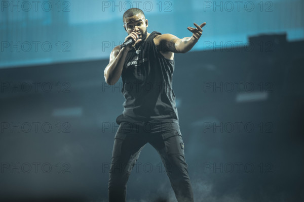 Drake The Canadian singer, songwriter and rapper Aubrey Drake Graham is better know by his stage name Drake and is here