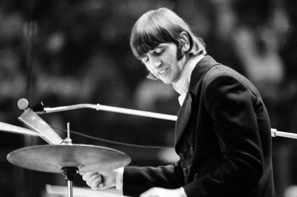 Ringo Starr (GBR) während eines Beatles-Konzerts in Essen