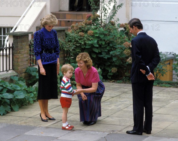 RECORD DATE NOT STATED DIANA, PRINCESS OF WALES & Prince Charles royal, prince william s first day at school Ref: 026 L