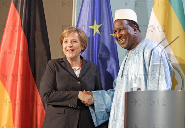 Angela MERKEL Bundeskanzlerin und CDU Vorsitzende und Alpha Oumar KonarÄ Praesident der Kommis