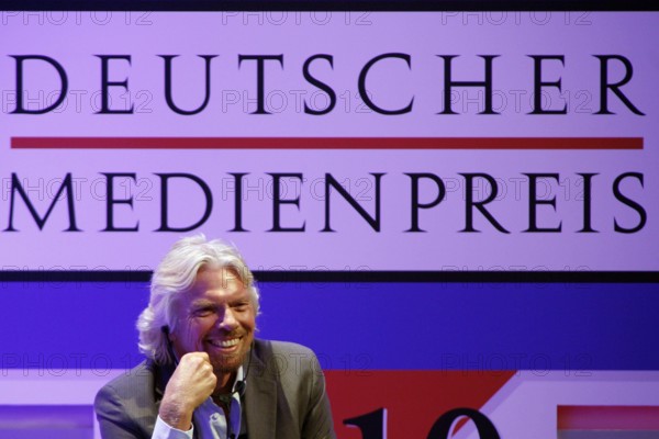 Bildnummer: 54849348 Datum: 24.01.2011 Copyright: imago/Sven Simon
Preisträger Sir Richard BRANSON Verleihung des Deutschen Medienpreises 2010 Deutscher Medienpreis in Baden Baden, 24.01.2011. People Entertainment Kultur Deutscher Medienpreis Baden Baden Porträt kbdig xdp premiumd 2008 quer Highlight aktuellVermischtes
Bildnummer 54849348 Date 24 01 2011 Copyright Imago Sven Simon Prize winners Sir Richard Branson award Ceremony the German Media Award 2010 German Media Prize in bath bath 24 01 2011 Celebrities Entertainment Culture German Media Prize bath bath Portrait Kbdig XDP premiumd 2008 horizontal Highlight aktuellVermischtes