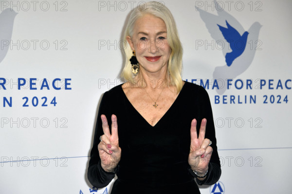 Helen Mirren bei der Cinema For Peace Gala 2024 im WECC - Westhafen Event & Convention Center. Berlin, 19.02.2024 *** He