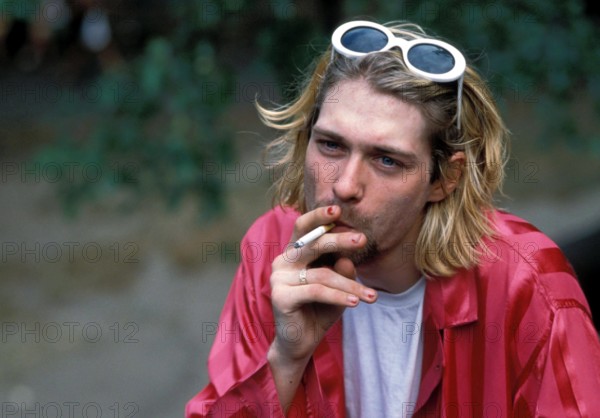 RECORD DATE NOT STATED NIRVANA - KURT COBAIN smoking, deceased Ref: 6227 London Great Britain Copyright: xHugoxDixon/Ca