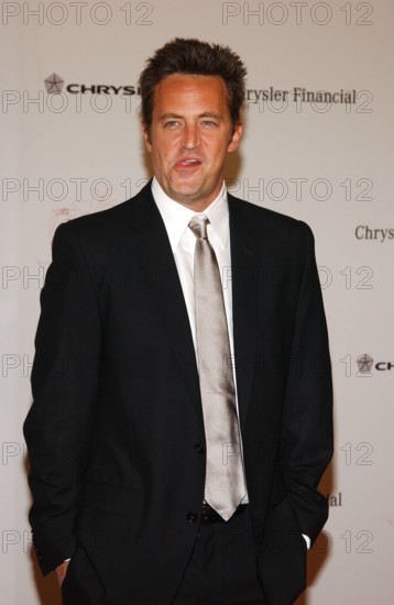 Bildnummer: 52160910 Datum: 13.10.2007 Copyright: imago/PicturePerfect
Schauspieler Matthew Perry (USA) anlässlich der - Lili Claire Foundation 10th Annual Benefit Dinner & Auction - In Century City, Personen , Highlight; 2007, Century City, Pressetermin, Wohltätigkeitsveranstaltung, Benefiz, Charity, Mimik; , hoch, Kbdig, Einzelbild, Film, Kunst, Vereinigte Staaten von Amerika, Randbild, People