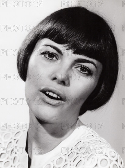Mireille Mathieu, französische Sängerin, Deutschland 1970. French singer Mireille Mathieu, Germany 1970. Nur redaktionel