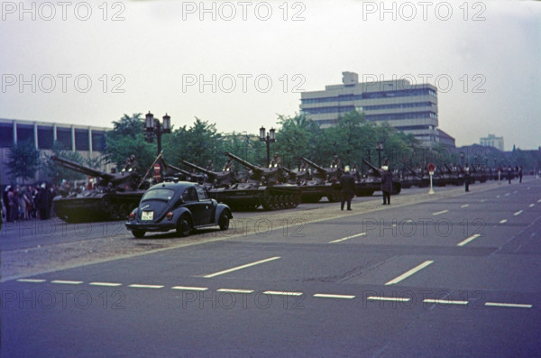 Berlin GER, 20230101,Berlin,Aufnahme ca. 19640425, Militärparade, Parade, in Berlin, Tag der Allierten Streitkraefte, St