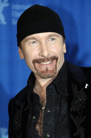 Bildnummer: 56790587 Datum: 10.02.2009 Copyright: imago/Future Image
Berlinale 2009, 59. Internationale Filmfestspiele Berlin / 59th Berlin International Film Festival, Tag 6. Photocall zu It Might Get Loud David Howell Evans / The Edge (U2) Entertainment Kultur Film people Porträt x0x xub 2009 hoch Highlight Musiker Gitarrist Rock
56790587 Date 10 02 2009 Copyright Imago Future Image Berlinale 2009 59 International Film Festival Berlin 59th Berlin International Film Festival Day 6 photo call to IT Might Get Loud David Howell Evans The Edge U2 Entertainment Culture Film Celebrities Portrait x0x 2009 vertical Highlight Musician Guitarist Rock