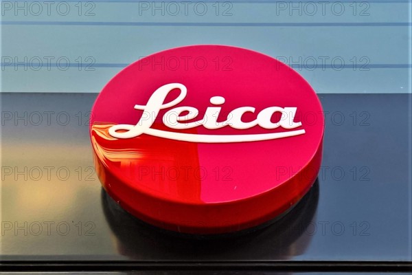 Logo bzw Emblem von Leica Camera ein Kamerahersteller Die Leica Camera AG Leica Abkuerzung fue