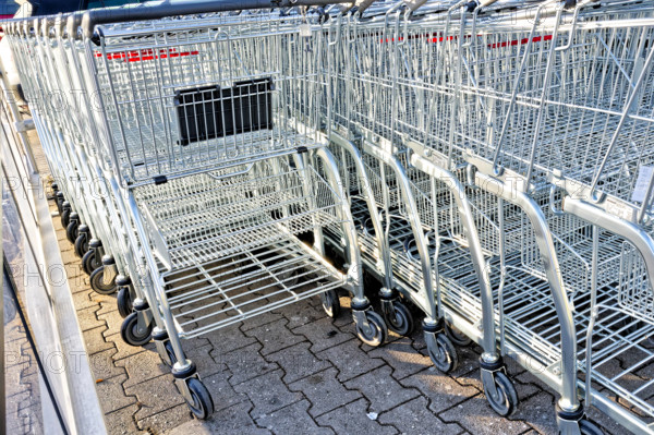 KaufzurŸckhaltung.