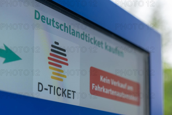 Hinweis zum Deutschlandticket an einem Fahrkartenautomaten