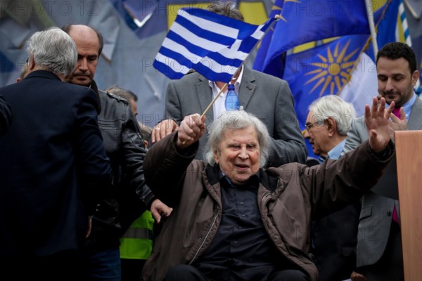 Mikis Theodorakis, 95. Geburtstag am 29. Juli Mikis Theodorakis ist ein griechischer Komponist, Schriftsteller und Polit