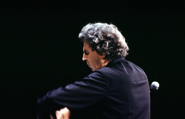Mikis Theodorakis, 95. Geburtstag am 29. Juli 1/ Konzert: Mikis Theodorakis dirigiert, griechischer Liedermacher, Kompo