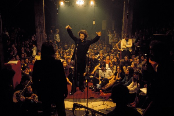 Bildnummer: 56195173  Datum: 01.01.1971  Copyright: imago/Heiko Feddersen
Mikis Theodorakis während eines Konzertes in Hamburg !AUFNAHMEDATUM GESCHÄTZT!  Highlight People Kultur A04 kbdia xSK 1971 quer Musik Aktion

 56195173 Date 01 01 1971 Copyright Imago Heiko Feddersen Mikis Theodorakis during a Concerts in Hamburg date estimated Highlight Celebrities Culture A04 Kbdia xSK 1971 horizontal Music Action shot