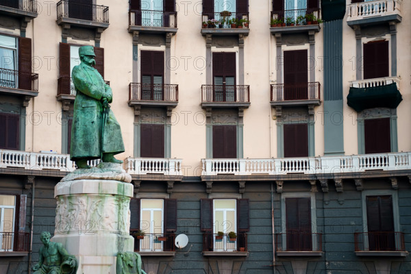Statue von König Umberto I. in Neapel.