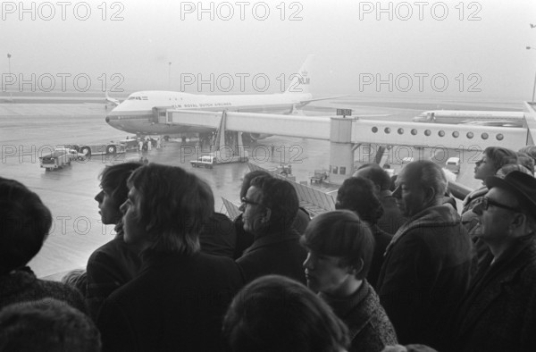 Anefo photo collection. First Jumbo Jet Boeing 747 B, KLM arrives at Schiphol; KLM-JUMBO JET. January 31, 1971 Copyright