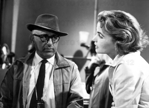 Bildnummer: 54335913 Datum: 14.04.1957 Copyright: imago/United Archives
KPA53104.jpg NACHTS, WENN DER TEUFEL KAM / Deutschland 1957 / Robert Siodmak Filmszene mit ANNEMARIE DÜRINGER (Helga Hornung) BOX/ People Entertainment quer Film Fernsehen Spielfilm Kriminalfilm / Krimi Nachkriegszeit Schwarzweiß Black and White
Bildnummer 54335913 Date 14 04 1957 Copyright Imago United Archives KPA53104 JPG at night if the Devil came Germany 1957 Robert Filmmaking with Anne Marie Düringer Helga Hornung Box Celebrities Entertainment horizontal Film Television Feature film Kriminalfilm Mystery Post-war period black Black and White