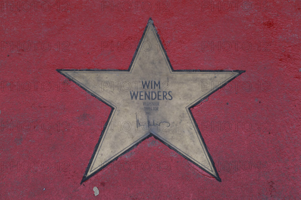 Wim Wenders, 75. Geburtstag am 14. August Star von Wim Wenders am Boulevard der Stars am Potsdamer Platz in Berlin am 13