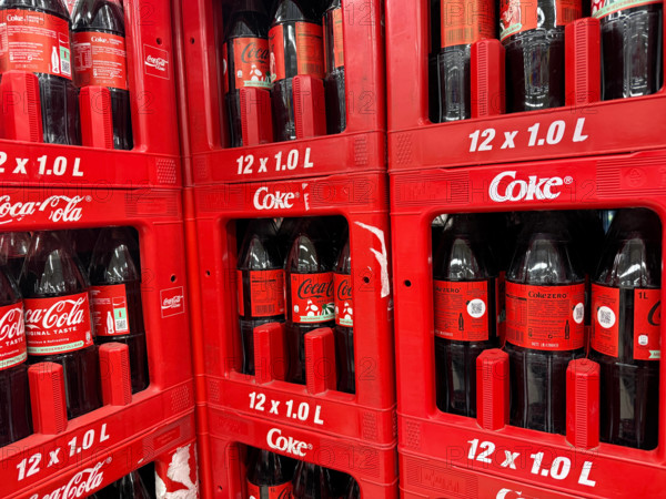 Coca-Cola Kasten Coke Getränke *** Coca Cola crate Coke drinks Copyright: xmix1pressx