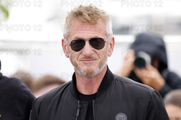 Entertainment Bilder des Tages Sean Penn beim Photocall zum Kinofilm Black Flies auf dem Festival de Cannes 2023 / 76.